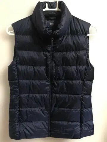 UNIQLO 유니클로 울트라 라이트 다운 베스트 네이비 M 사이즈