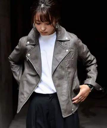 [ 미사용 새상품 완판템 ] 애쉬 그레이 가죽 더블 라이더 자켓