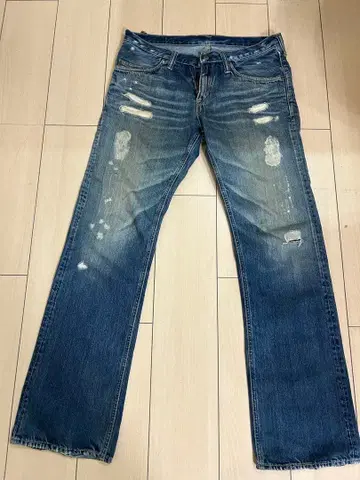 BLUE BLUE 데미지 부츠컷 데님