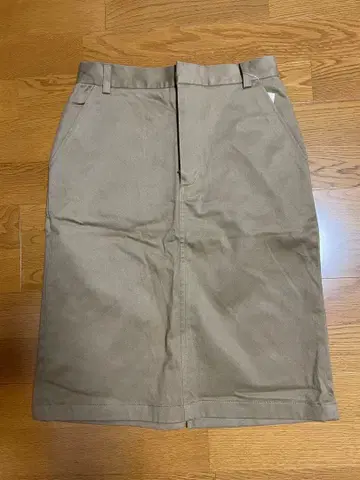 UNIQLO 베이지 타이트 스커트 사이즈 63