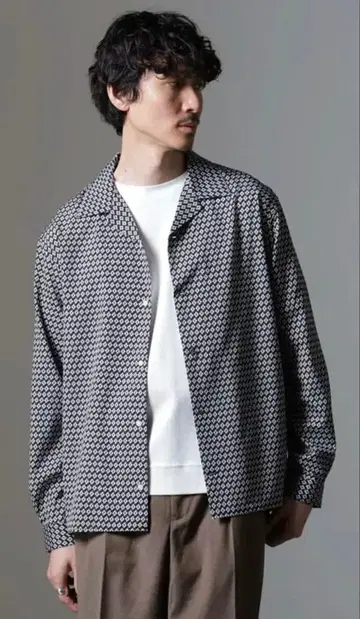 나노 유니버스 오픈 카라 셔츠