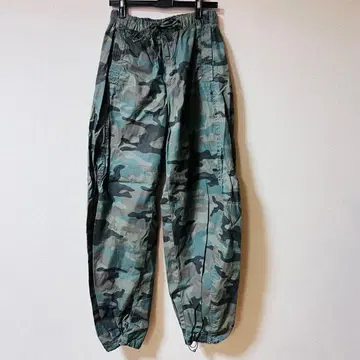 GAP 로우라이즈 배럴 파라슈트 팬츠 카모플라쥬 그린