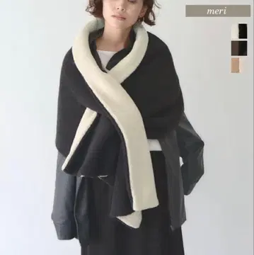 [ 미사용 새상품 ] meri 미엘리 보아 스톨 아이보리 블랙