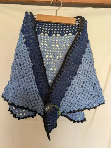 한색 계열의 사다리꼴 스톨