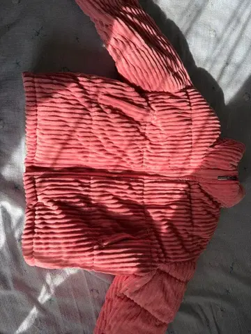 GIVIN 핑크 다운 자켓 L 사이즈