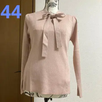 슈퍼 뷰티 44 택 포함 새상품 보타이 디자인 골드 버튼 장식 니트