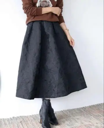 엘프 랭크 꽃무늬 자카드 플레어 스커트 턱 스커트