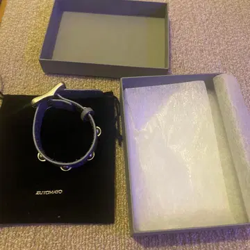 계속 한밤중이면 좋을 텐데. 새턴 팔찌 Saturn Bracelet