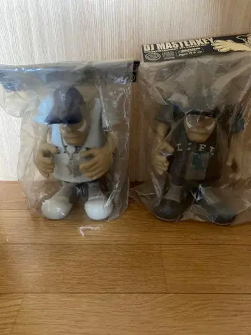 DJ Masterkey 피규어 2체 세트