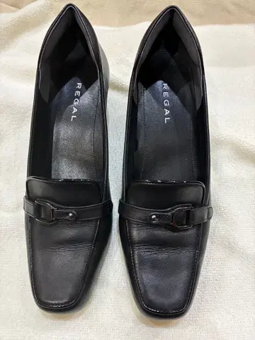 REGAL 블랙 펌프스 중간 힐