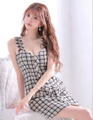 체크 무늬 타이트 드레스 히메카 착용