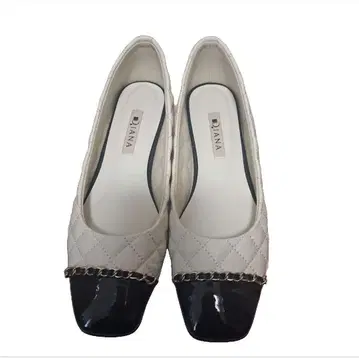 DIANA 화이트 퀼팅 플랫슈즈