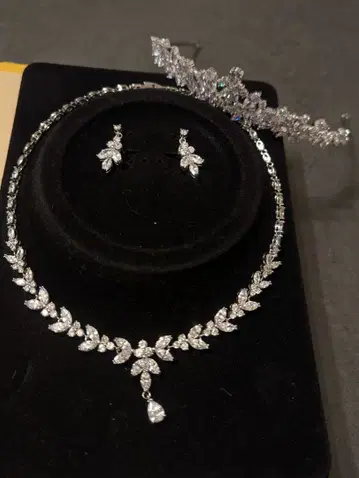 웨딩 주얼리 세트 ( 목걸이 귀찌 티아라 )