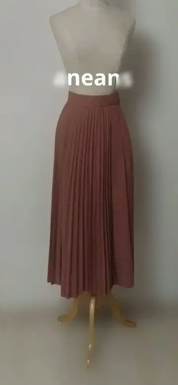 택 포함 새상품 aneans 비대칭 플리츠 스커트 정가 18678엔
