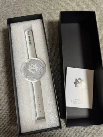 MAZZEL OFFICIAL LIGHT BAND + 넥스트랩