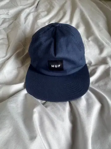 HUF 네이비 캡