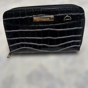 블랙 에나멜 가죽 장지갑 크로커다일 패턴