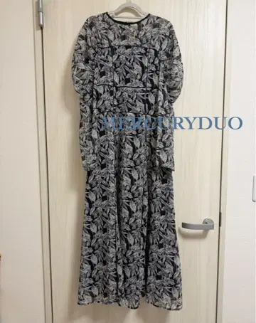 [새상품급] 머큐리 듀오 개더 슬리브 파이핑 플라워 원피스