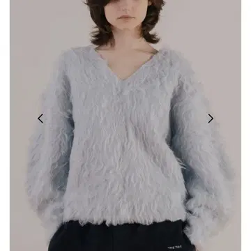 THE TOE Eltz Shaggy Vneck Knit