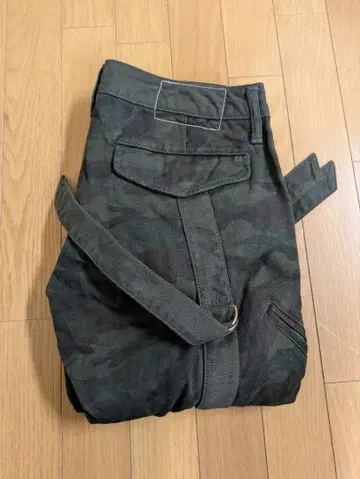 MORGAN HOMME 모건 카모플라쥬 스트랩 팬츠