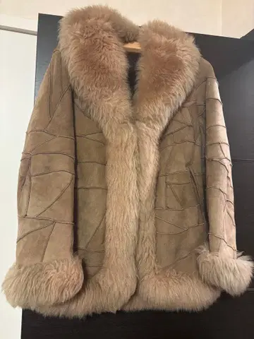 베이지 무스탕 코트 M 사이즈