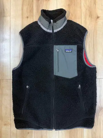레어 인기 블랙 파타고니아 클래식 레트로X 베스트 M patagonia