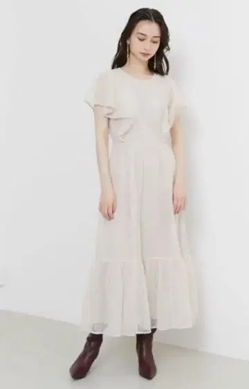 [ 새상품급 ] 리엔다 프릴 슬리브 원피스