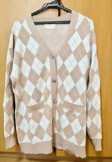 Cherimi 아가일 무늬 이너 포함 가디건 셰리미