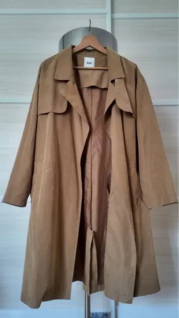 koe 새상품급 트렌치코트