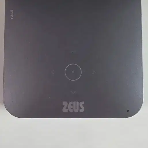 Zeus a700 mini beam projector