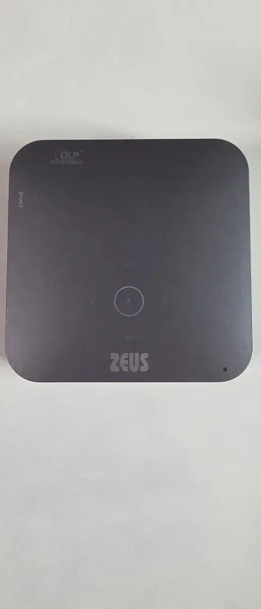 Zeus a700 mini beam projector