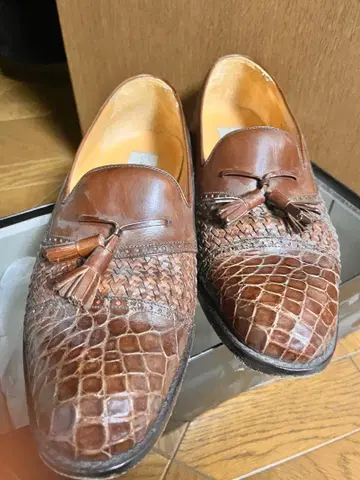 madras modello 크로커다일풍 태슬 로퍼 27cm