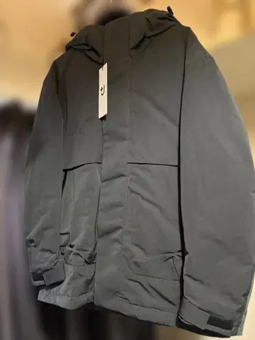 유니클로 +J 하이브리드 다운 오버사이즈 파카 DARK GREEN