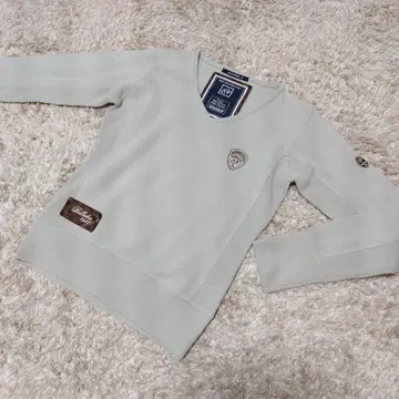 ZOY 베이지 V넥 스웨터