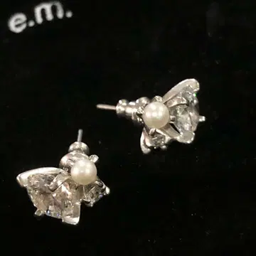 e.m. 큐빅 지르코니아 펄 sv925 귀걸이