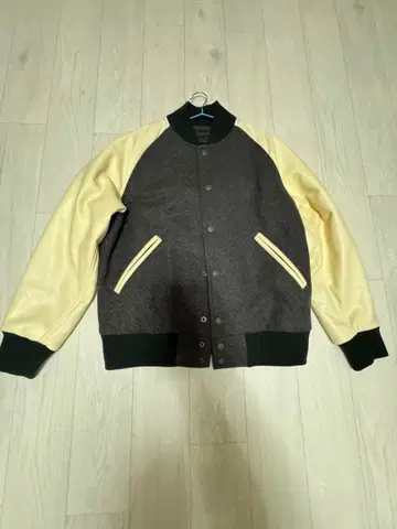 UNIQLO 바시티 자켓 M 미사용