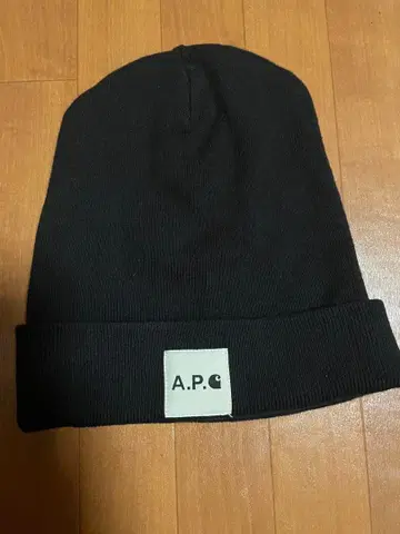 A.P.C. x Carhartt 블랙 비니