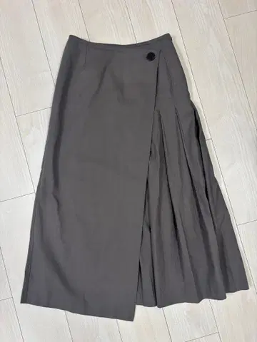 Mila Owen 그레이 롱 플리츠 스커트