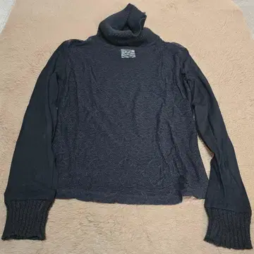 D&G 레이스 x 니트 티셔츠 여리여리해 보이는