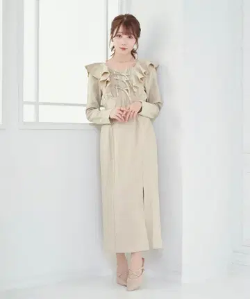 Rose muse 'Tight slit front ribbon dress