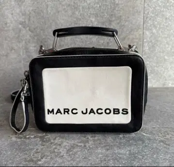 MARC JACOBS 박스형 숄더백 새상품급