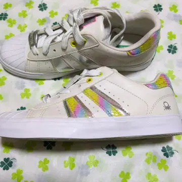 UNITED COLORS OF BENETTON 화이트 스니커즈