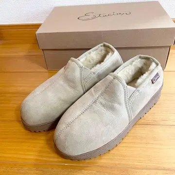 [ 새상품 ] 에스타시온 리얼 무스탕 슬립온 베이지 복슬복슬 경량