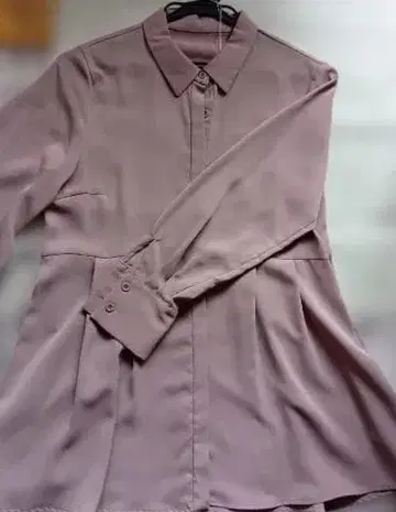 핑크 긴팔 셔츠