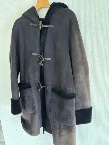 언노운 후드 부착 무스탕 코트