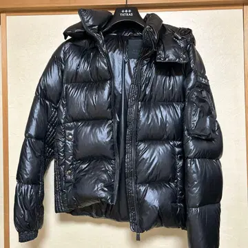 TATRAS 블랙 다운 자켓 후드 부착