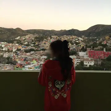 디즈니랜드 미겔 후드티 M