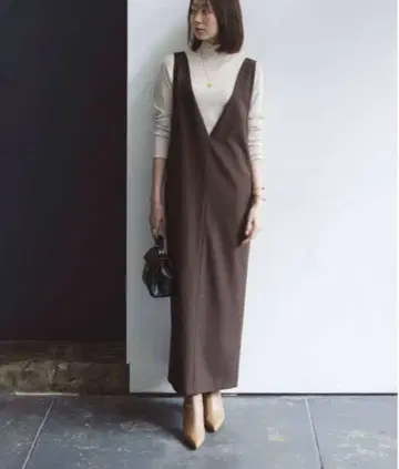 NOBLE 노블 스트레이트 V넥 원피스