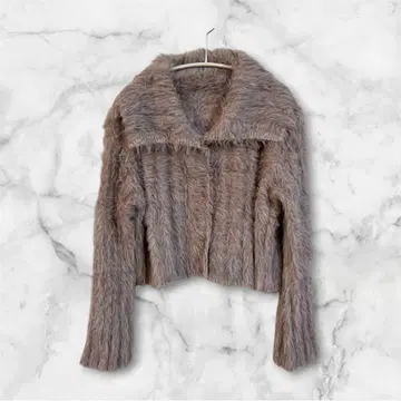 TlTTY&CO. 인조 모피 숏 기장 가디건 (보송보송)
