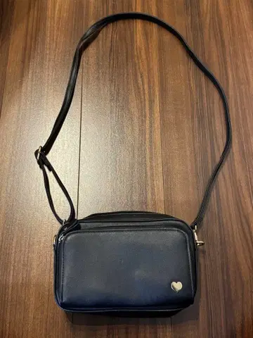 Heather 지갑 숄더백 하트 로고 포함